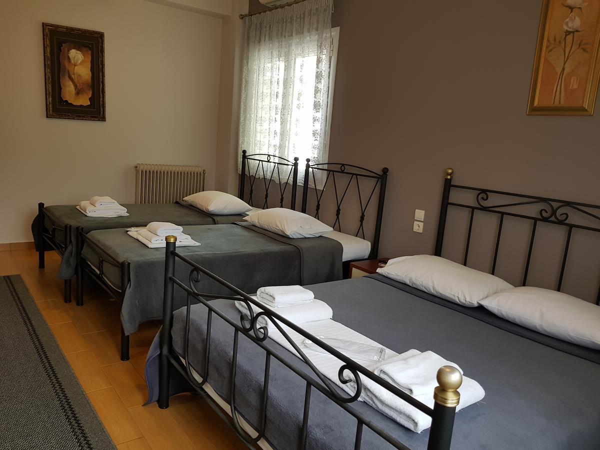 Exarchos Guest House อิโออันนินา ภายนอก รูปภาพ